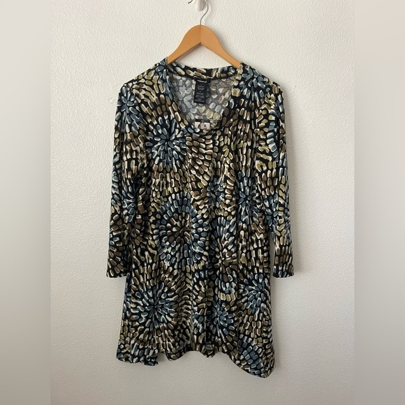 Premise Tops - Premise Women's 3/4 Sleeve Tunic Top Green Detail Mosaic Detail Print